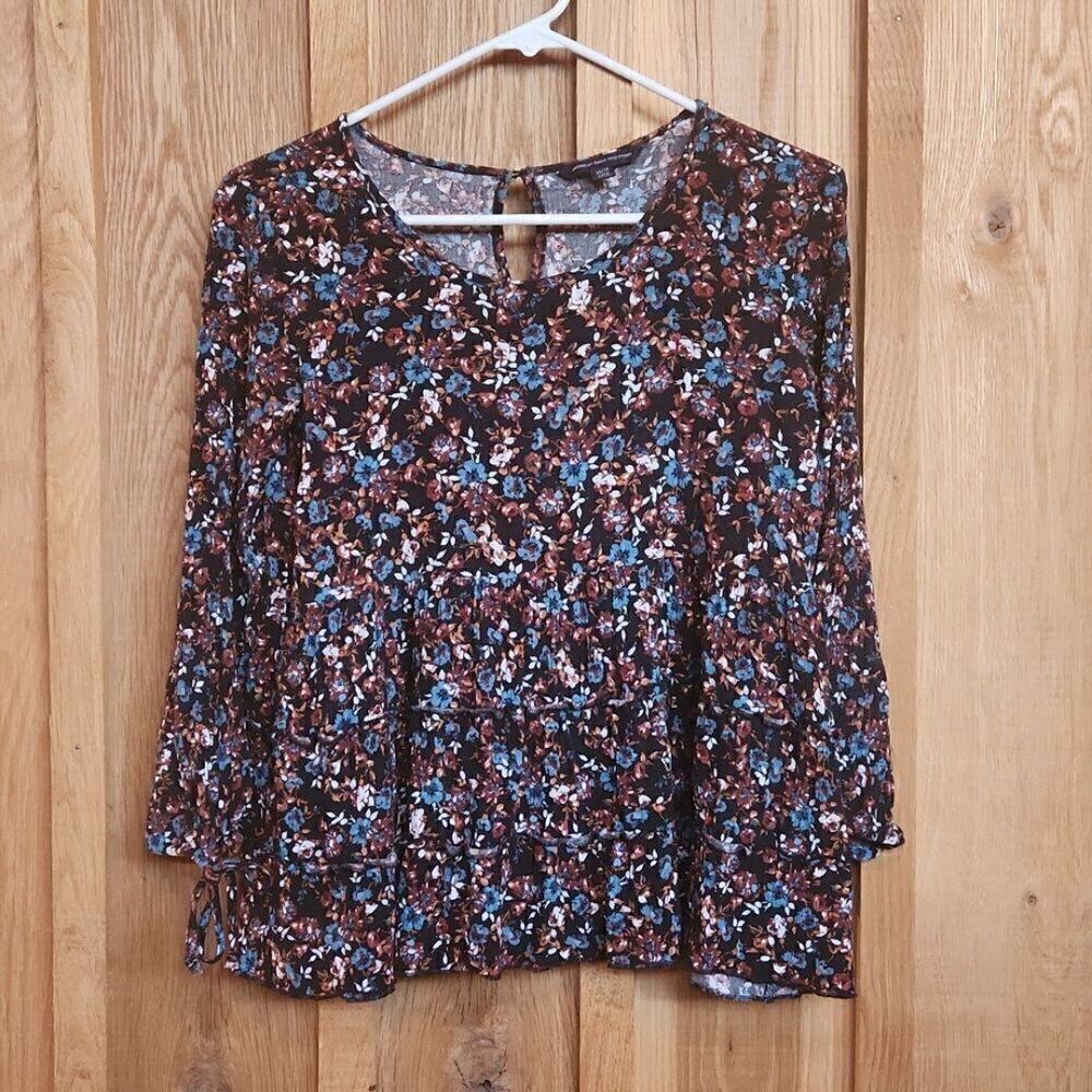 American Eagle Outfitters Bohemian Floral Ruffle Tiered Blouse, XS, Black & Blue